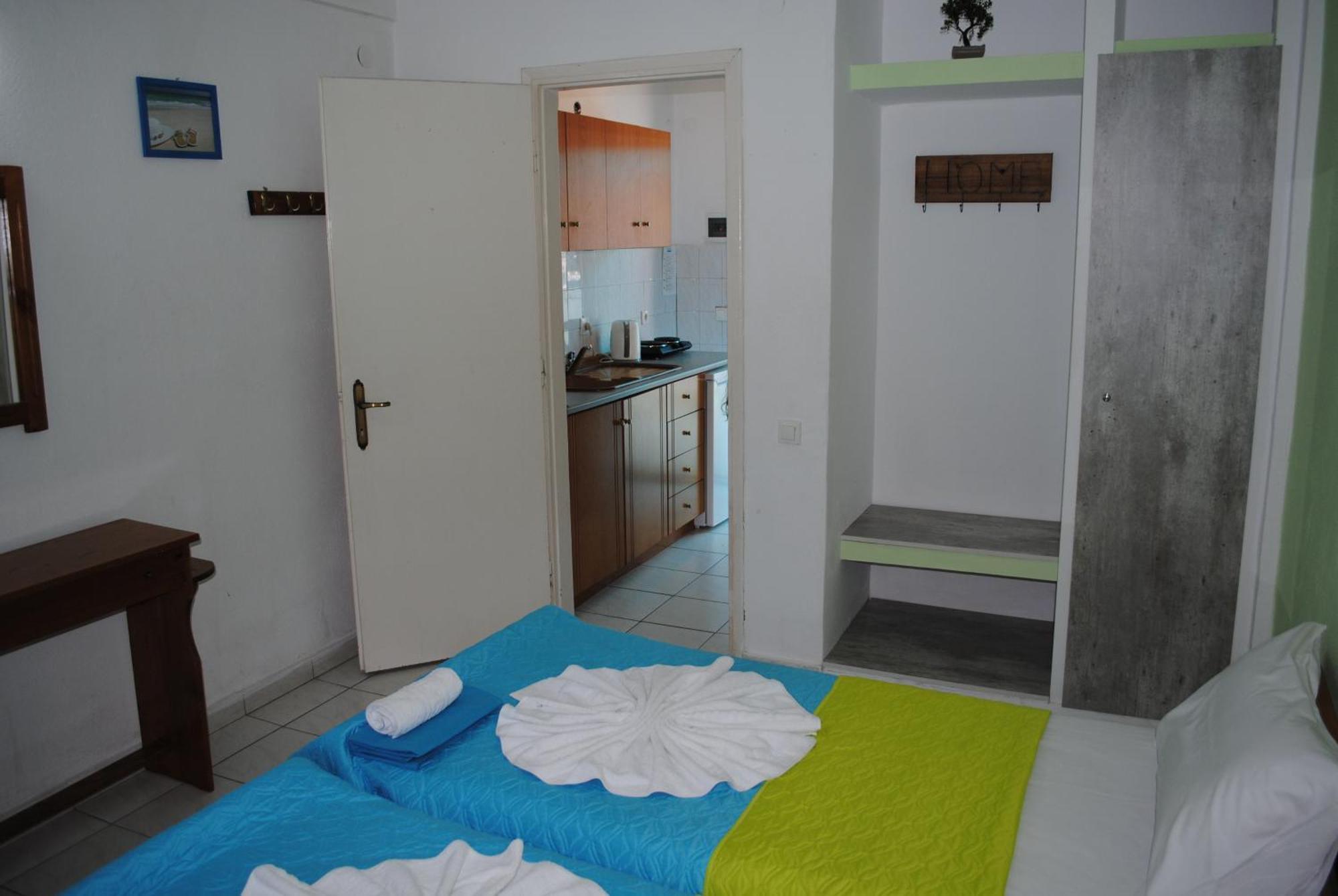 Artemis Apartments Paralia Dionysiou Bagian luar foto