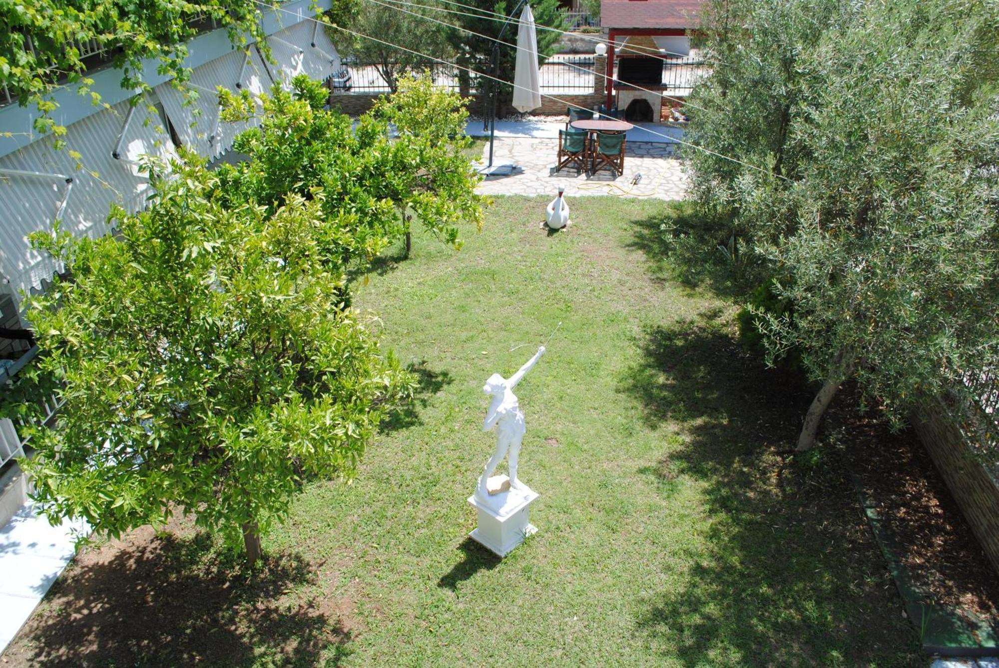 Artemis Apartments Paralia Dionysiou Bagian luar foto