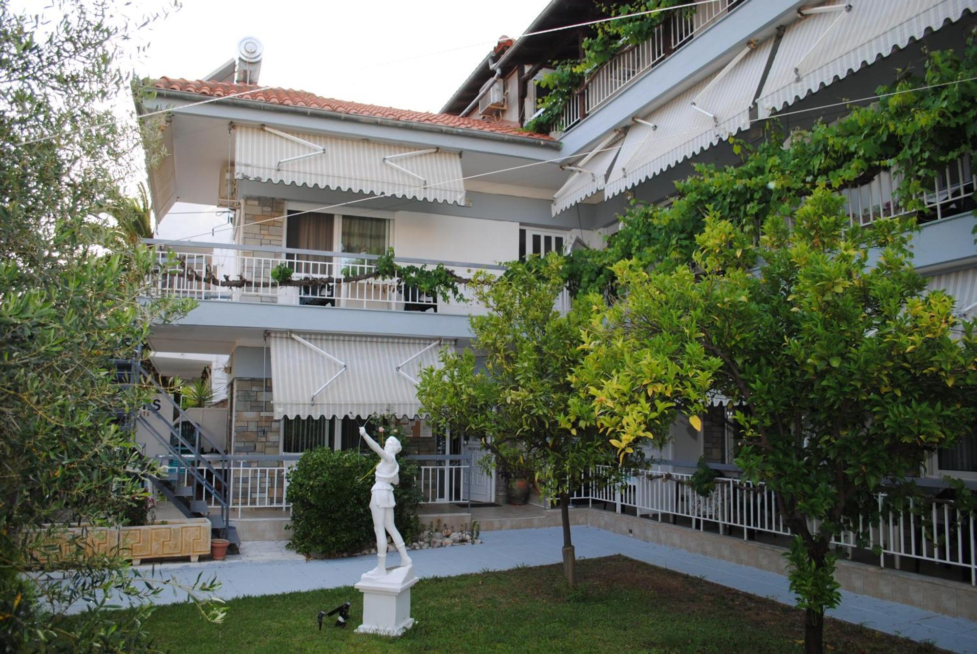Artemis Apartments Paralia Dionysiou Bagian luar foto
