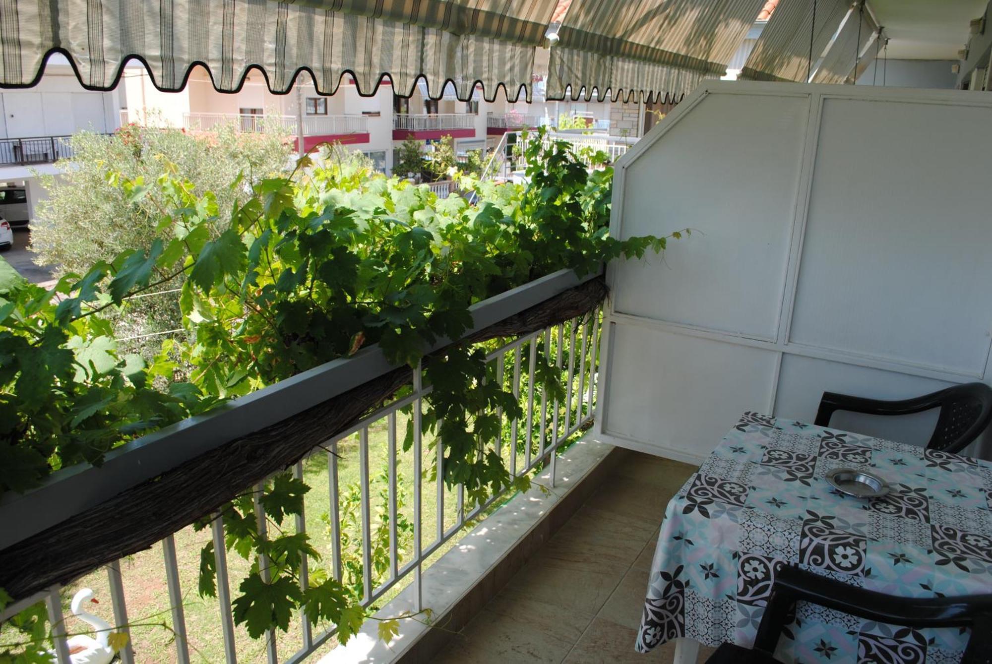 Artemis Apartments Paralia Dionysiou Bagian luar foto