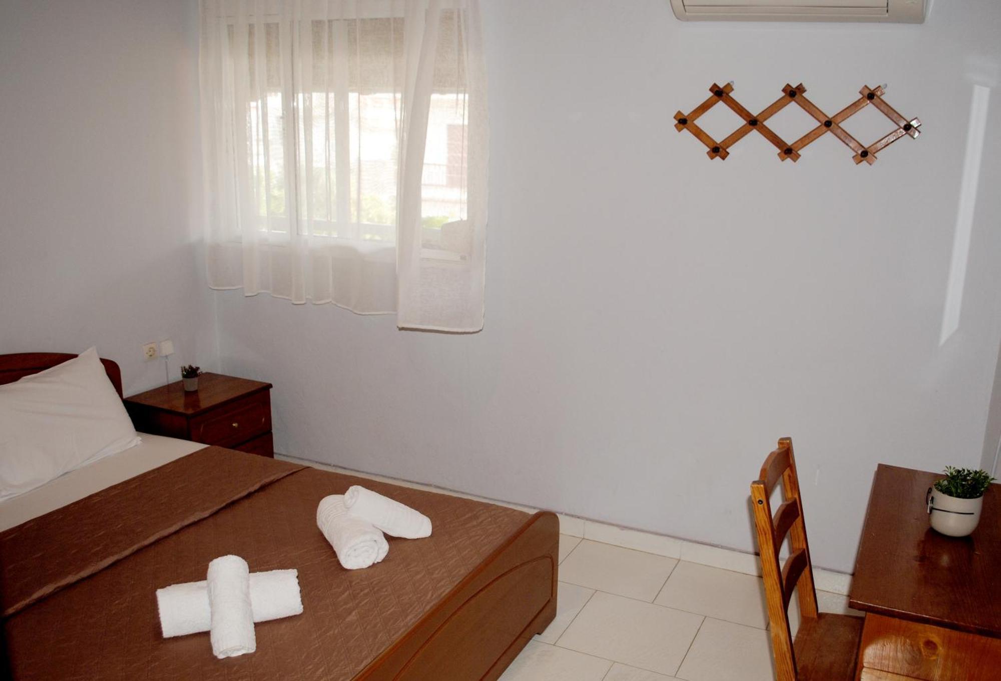 Artemis Apartments Paralia Dionysiou Bagian luar foto