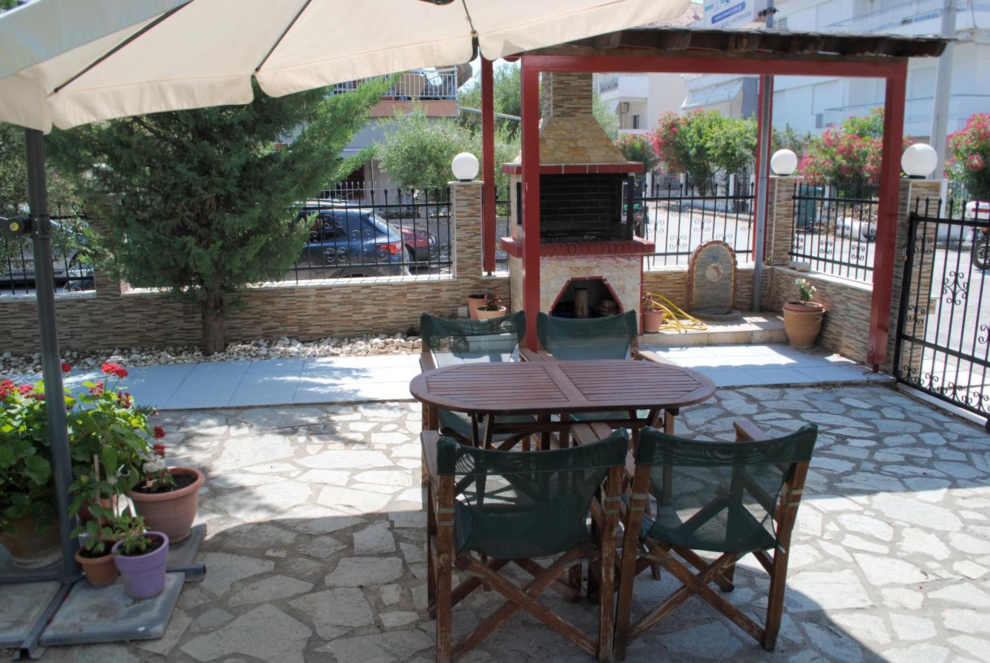 Artemis Apartments Paralia Dionysiou Bagian luar foto