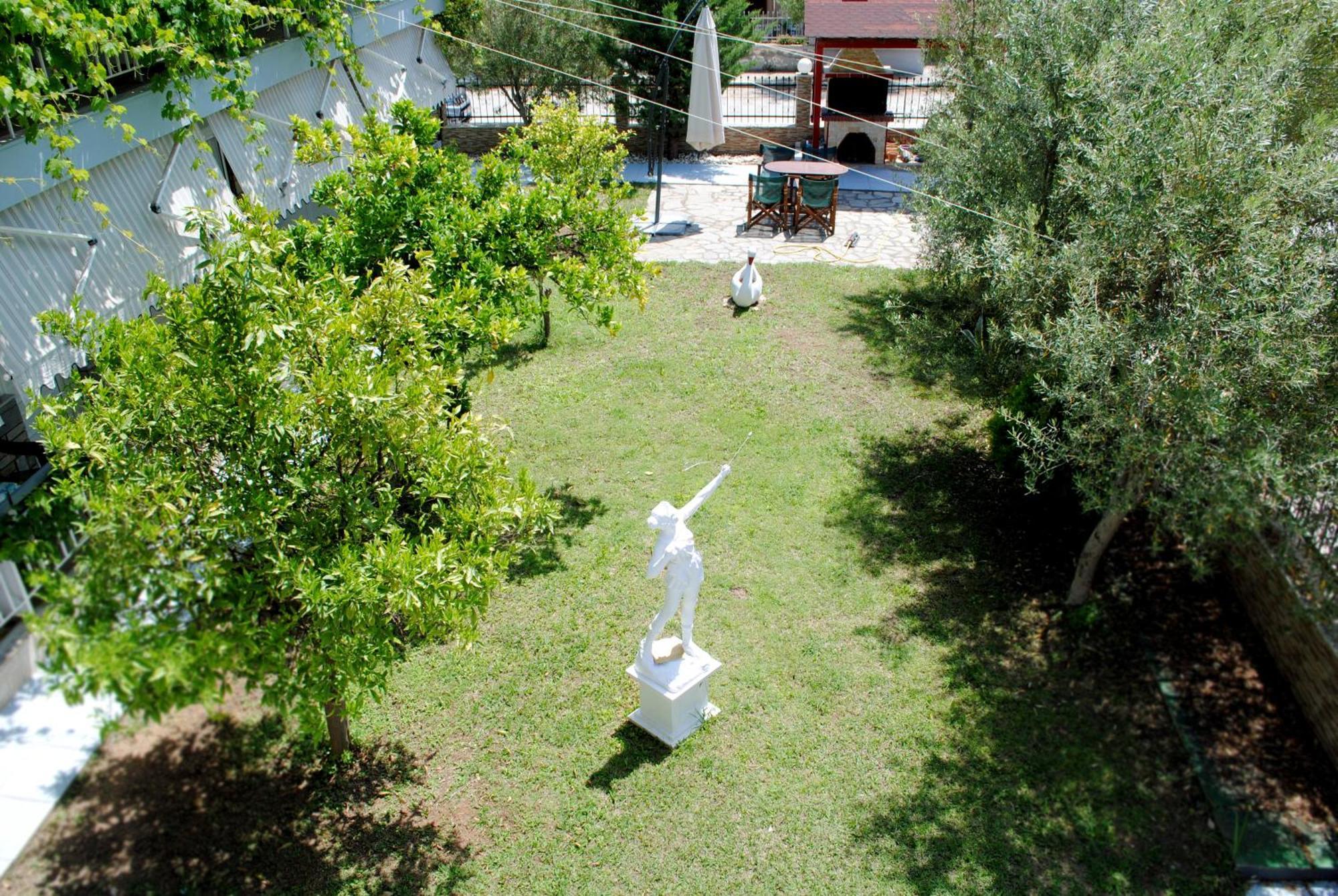 Artemis Apartments Paralia Dionysiou Bagian luar foto