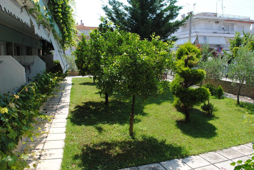 Artemis Apartments Paralia Dionysiou Bagian luar foto